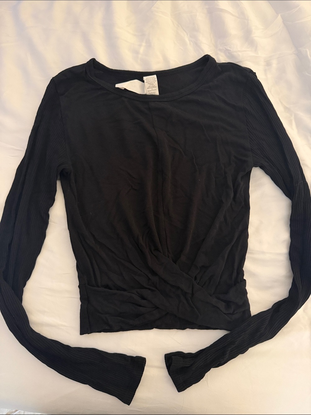 Alo Cropped Black Long-Sleeve Twist Front Top